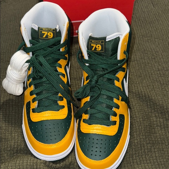 Nike Green and Yellow High-Top Sneakers - Picture 4 of 6